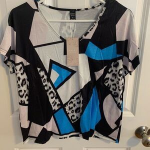 Emery Rose medium short sleeve animal print shirt